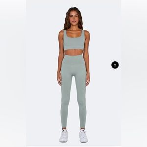 SET ACTIVE Sculpflex Leggings and Bra Set